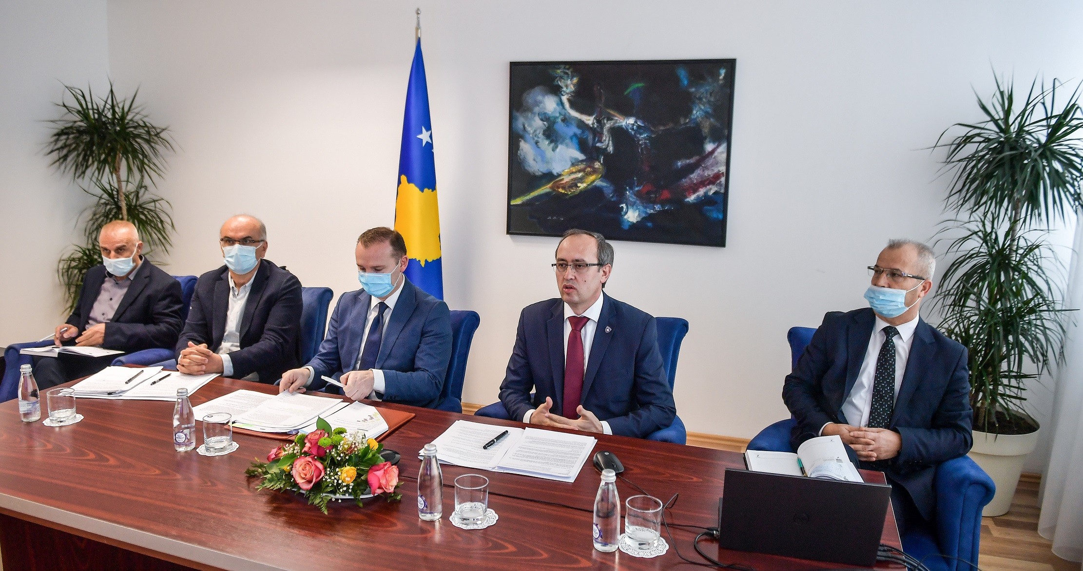 Kryeministri Hoti u kërkoi komunave të mbajnë sistemin e mobilizuar