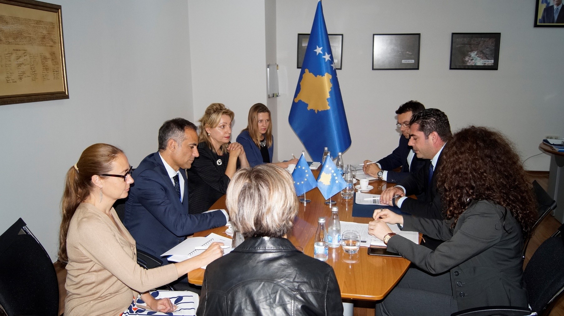 Hasani e Apostolova diskutojnë mundësin e aplikimit të Kosovës në OBT