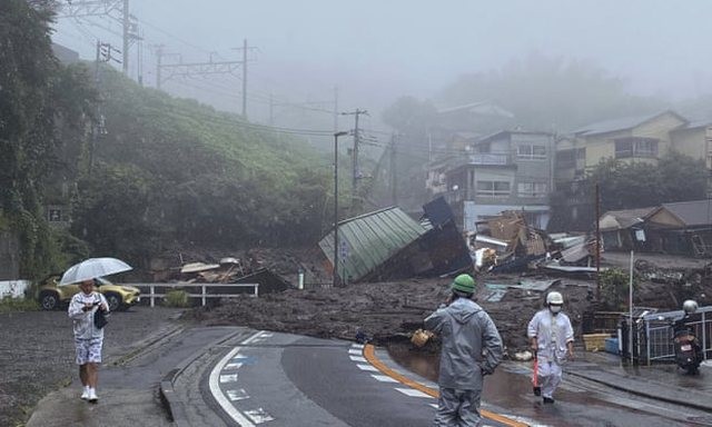 Rrëshqitje masive dheu në Japoni,  19 njerëz janë zhdukur