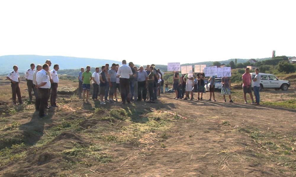 Banorët e Hades protestojnë për vonesën e procesit të zhvendosjes