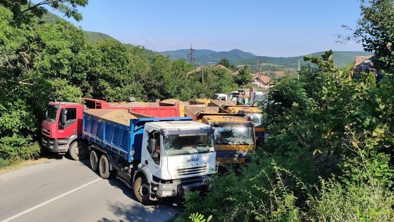 Pikat kufitare “Jarinje” dhe “Bërnjak” ende mbesin të mbyllura  