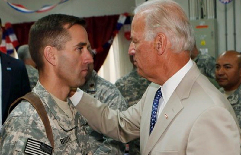 Presidentja Osmani i dorëzon medaljen post-mortem për Beau Biden