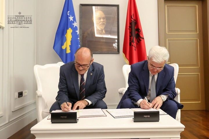 Kosova dhe Shqipëria nënshkruan bashkëpunimin në fushën e sigurisë