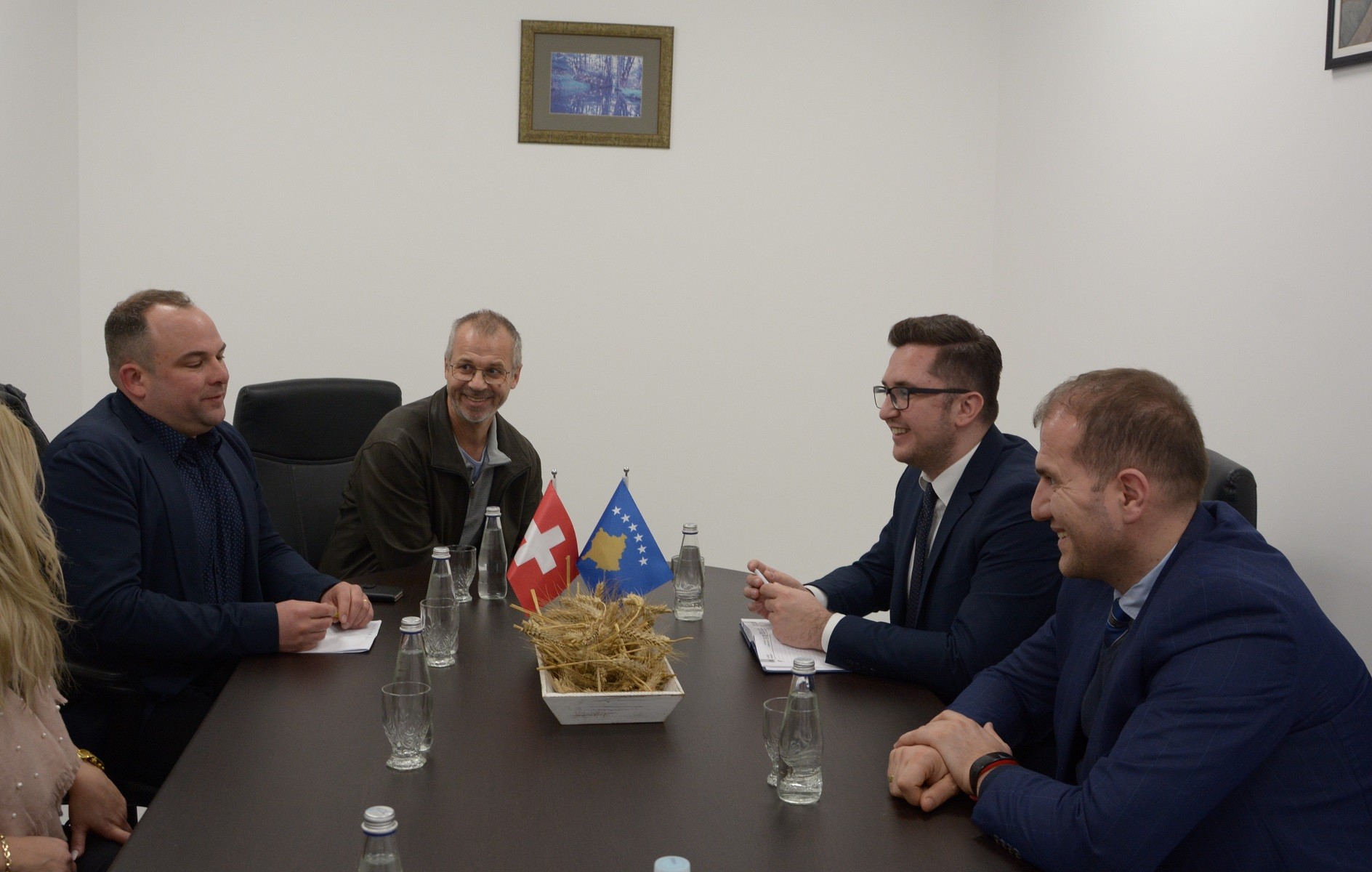 Ministri Mustafa fton bizneset zvicerane të investojnë në Kosovë