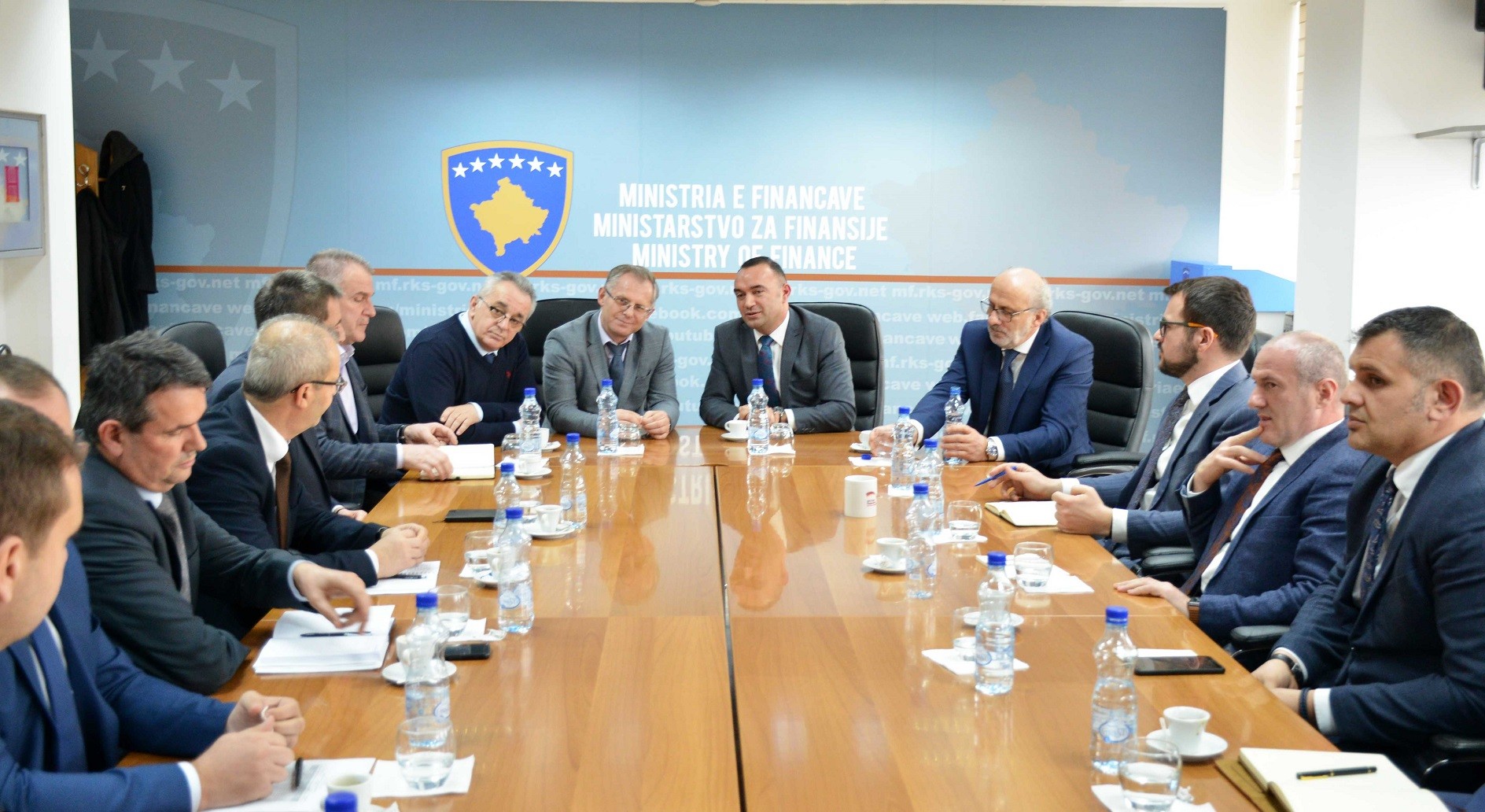 Ministri i Financave dhe Transfereve Besnik Bislimi zyrtarisht pranon detyrën