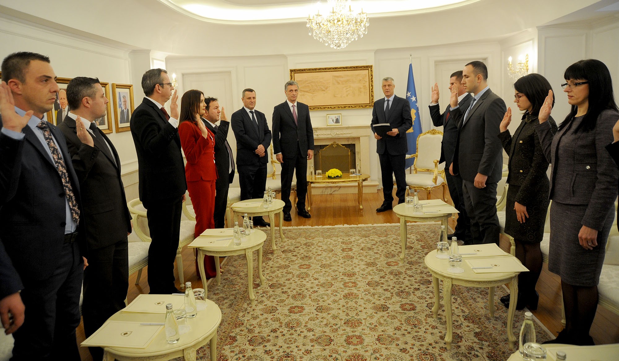 Presidenti Thaçi emëron 21 prokurorë të shtetit