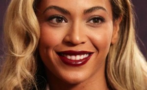 Beyonce lanson dy kengë të reja