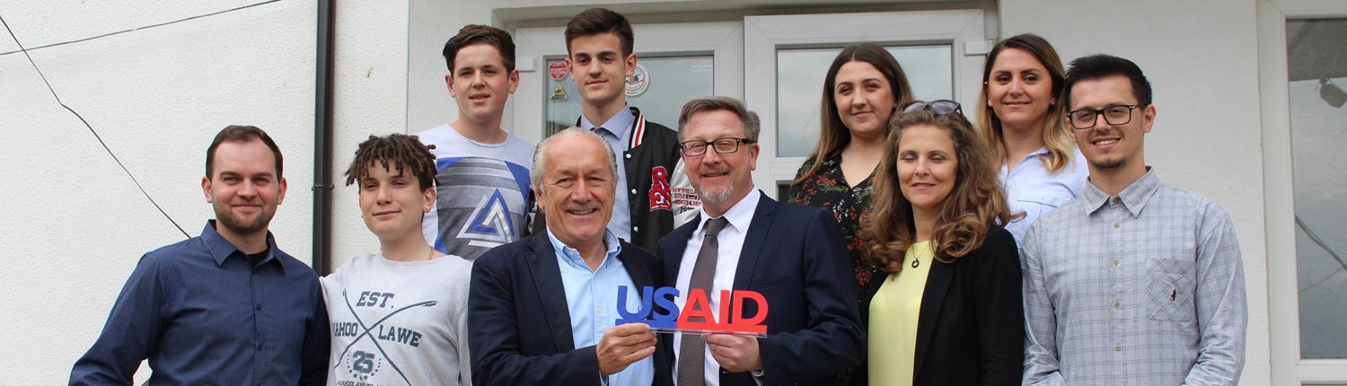 USAID i akordon grant Bonevet-it, një puntori kjo kreative