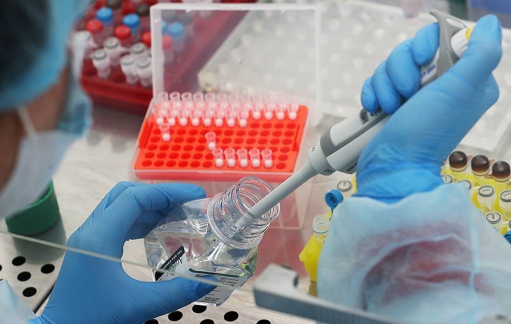 Ministria e Shëndetësisë licencon pesë laboratorë tjerë për testime