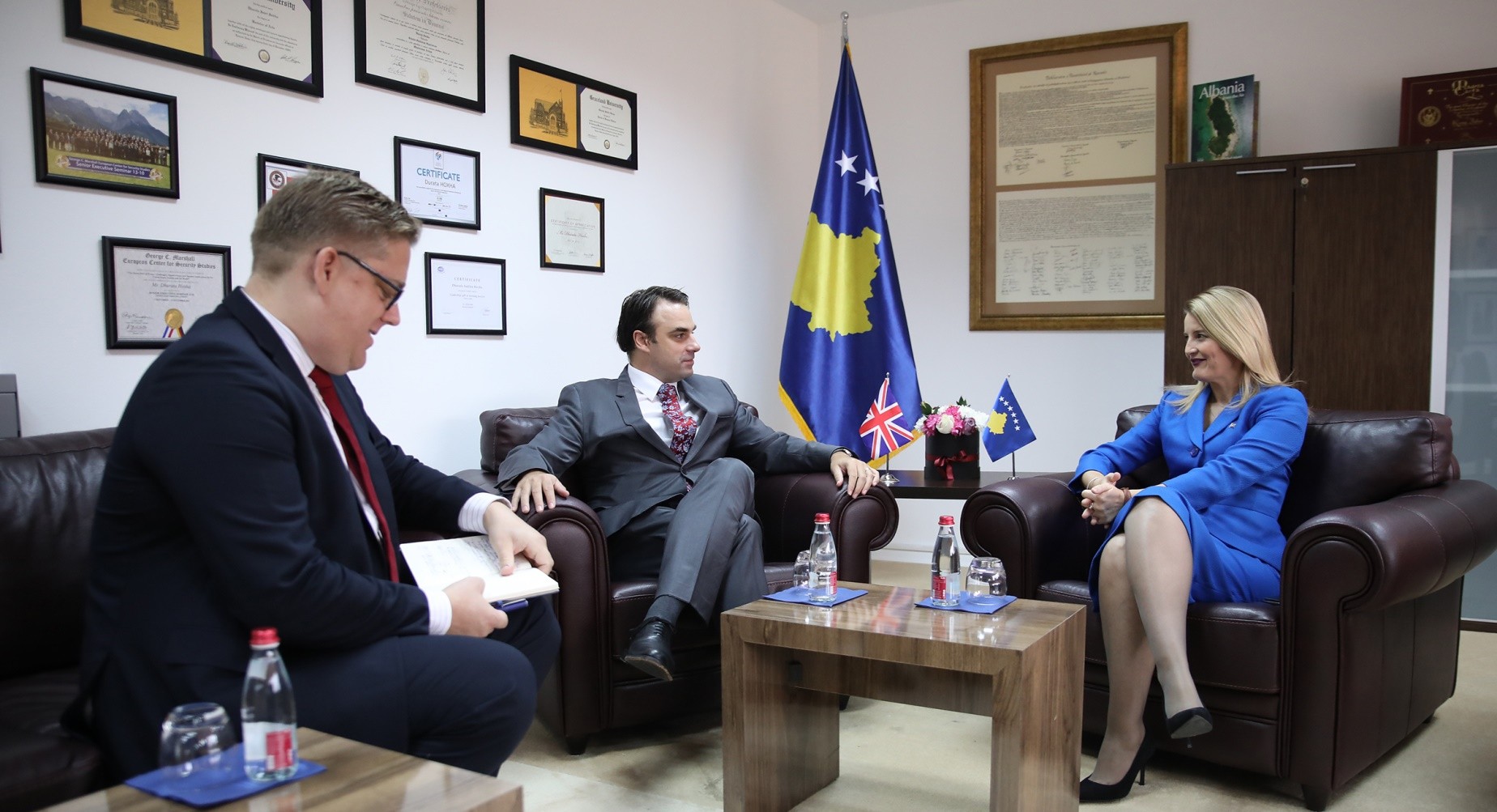 Ministrja Hoxha merr përkrahjen nga Ambasadori O’Connell