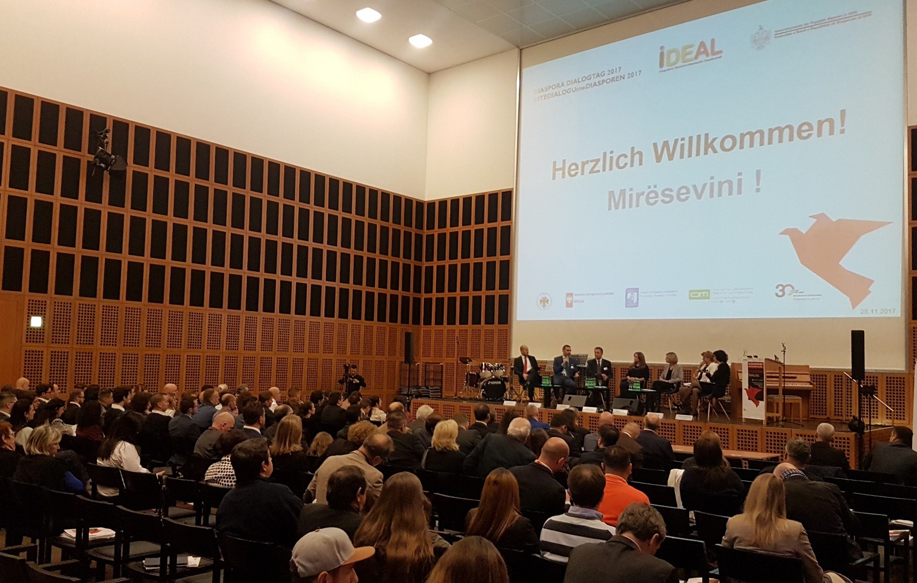Ministri Lluka në konferencën “Dita e Dialogut të Diasporës” në Këln