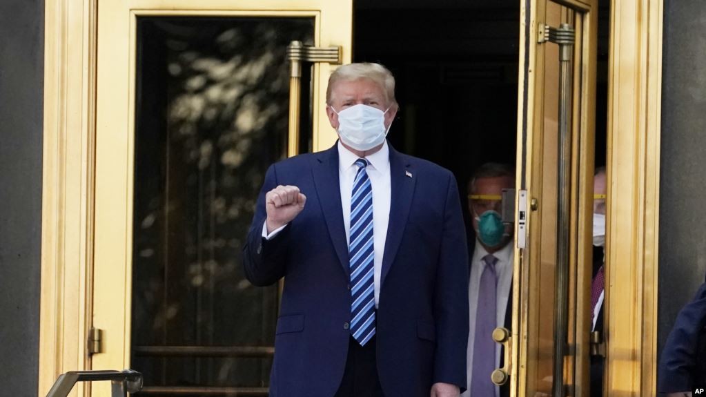 Presidenti Trump del nga spitali