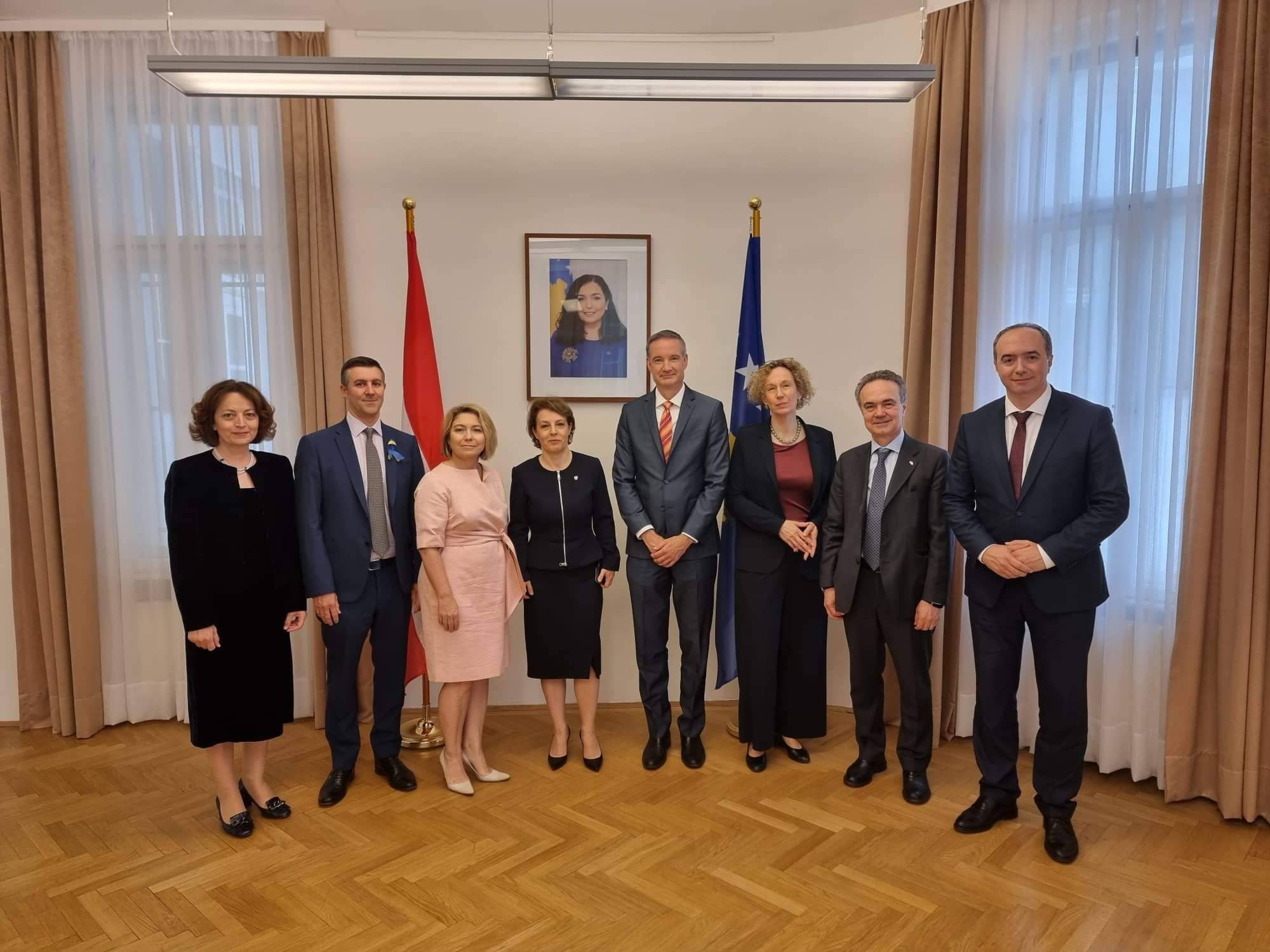 Ministrja Gërvalla në vizitë zyrtare në Austri, takon ministren Federale