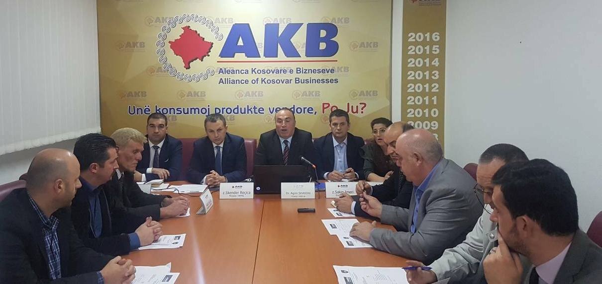 AKB publikon një studim hulumtues për efektet e taksës 100% një vite pas