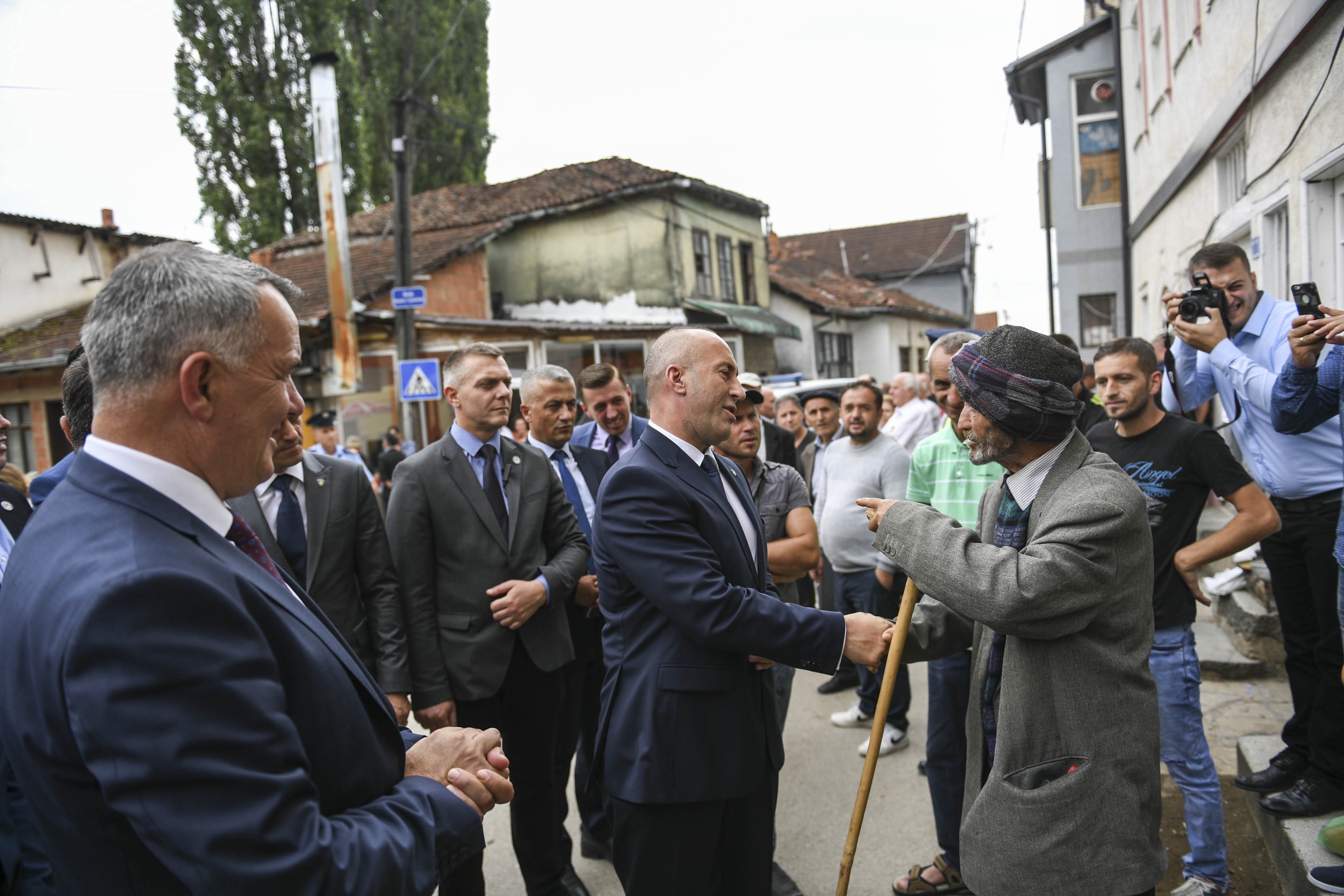  Qeveria do të angazhohet me përgjegjësi në projektet e Komunave