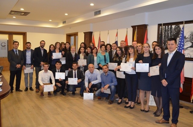 Përmbyllet edicioni i katërt i shkollës diplomatike për diplomatë të rinj