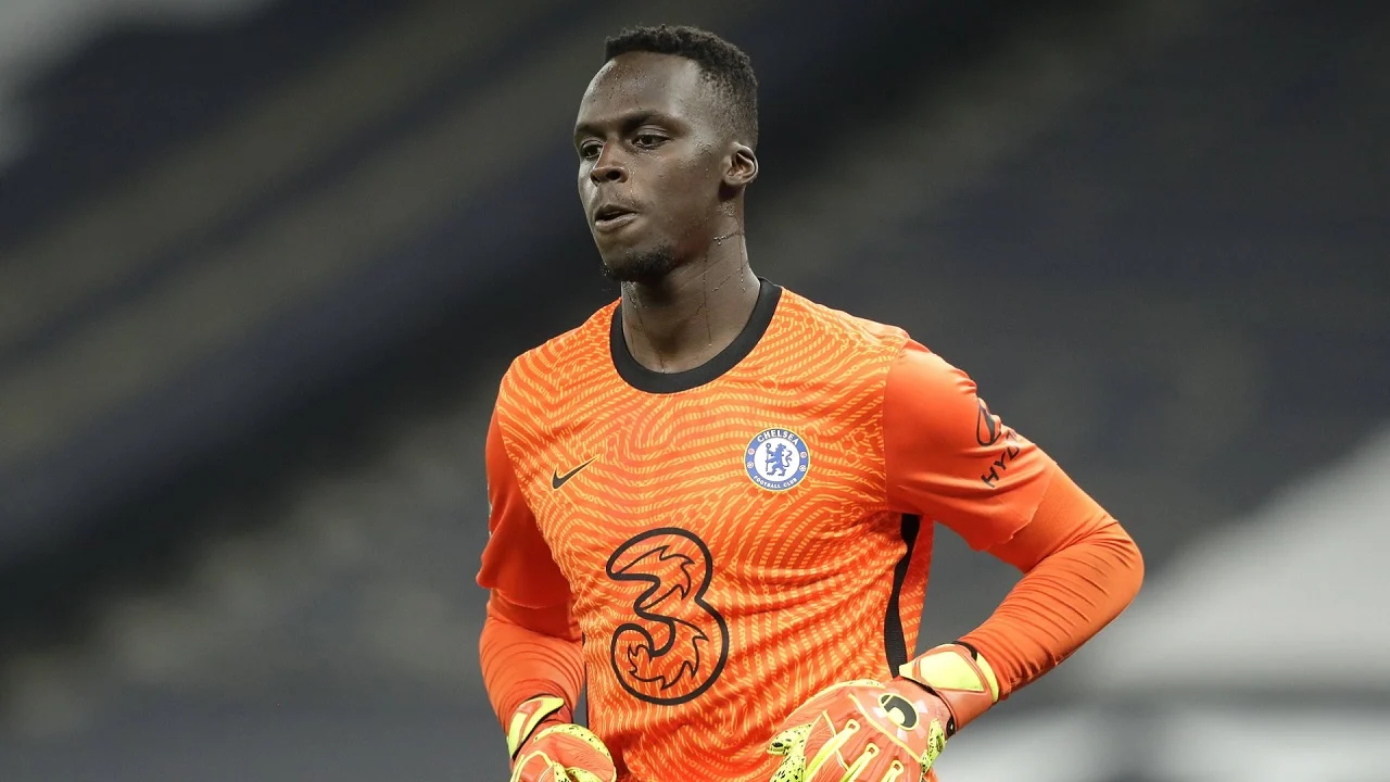 Chelsea i ofron rinovimin portierit, Mendy ofendohet dhe refuzon