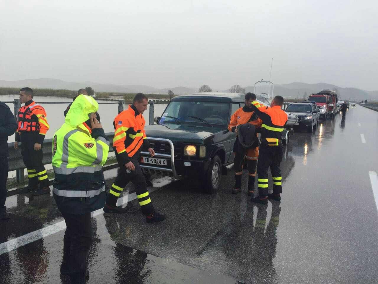 Ekipet për shpëtim nga Kosova kanë filluar operacionet e shpëtimit