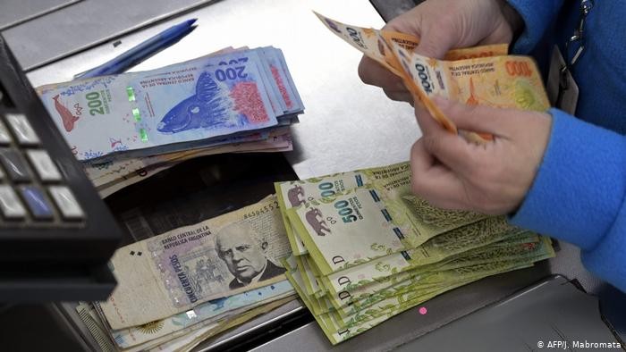 Çmimet e konsumit në Argjentinë u rritën 54 për qind