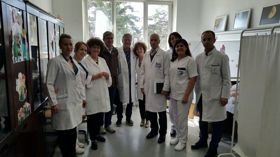 Ekspertë nga Suedia trajnojnë stafin e Klinikës së Kirurgjisë së Fëmijëve në QKUK