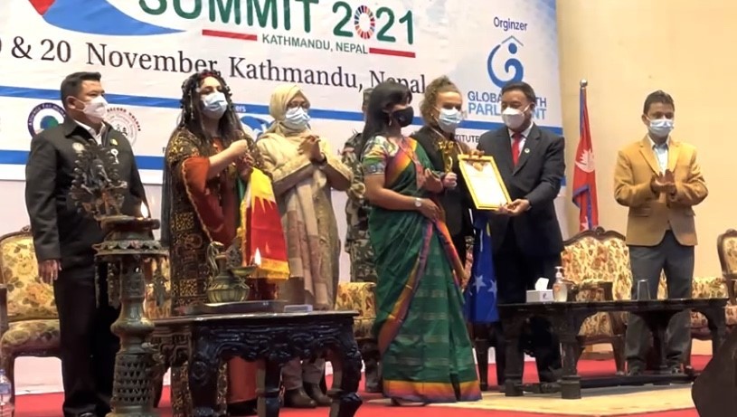 Elvana Shala po qëndron në Nepal