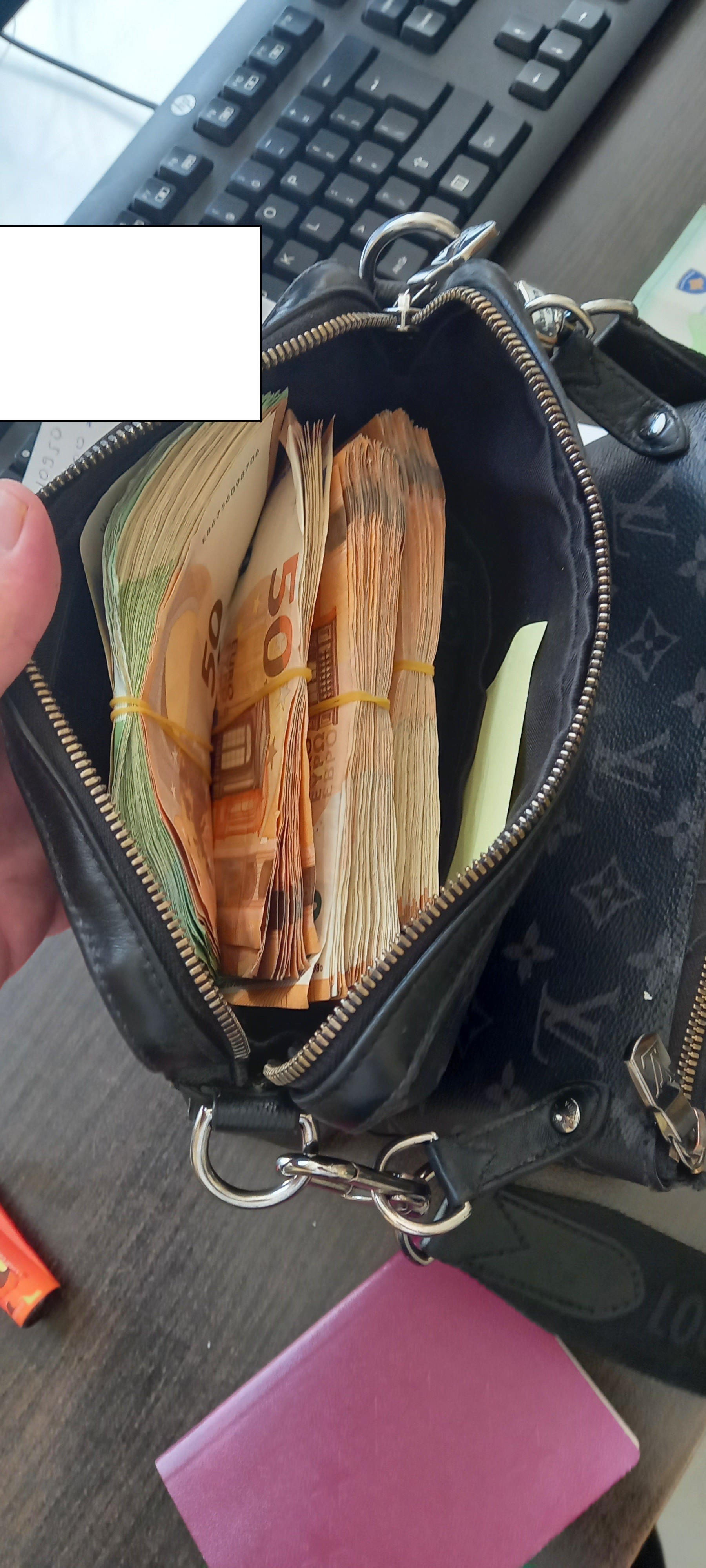 Dogana parandalon futjen e mjeteve monetare të padeklaruara