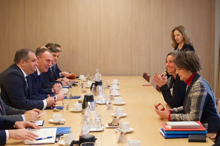 BE i kërkon sërish Kosovës anulimin e tarifave ndaj mallrave serbe