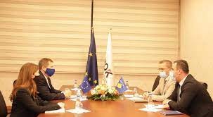 Mehmeti dhe Szunyog diskutojnë rreth zhvillimeve në sektorin financiar