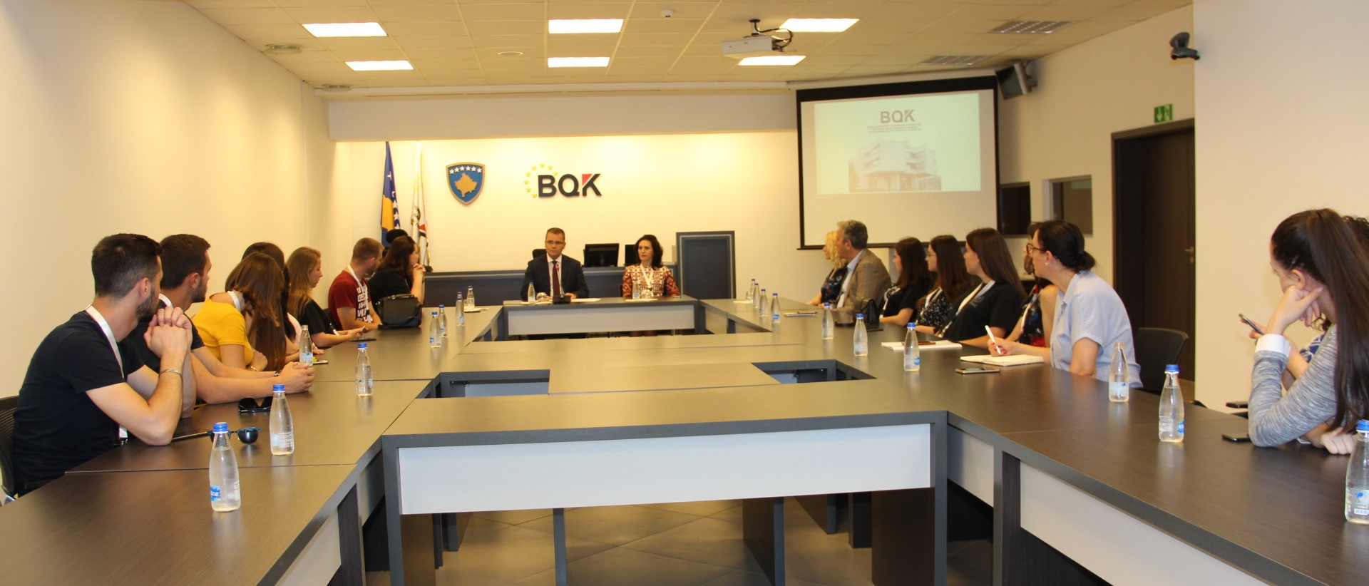 Studentë të Universitetit Veror mësojnë për rolin e BQK-së