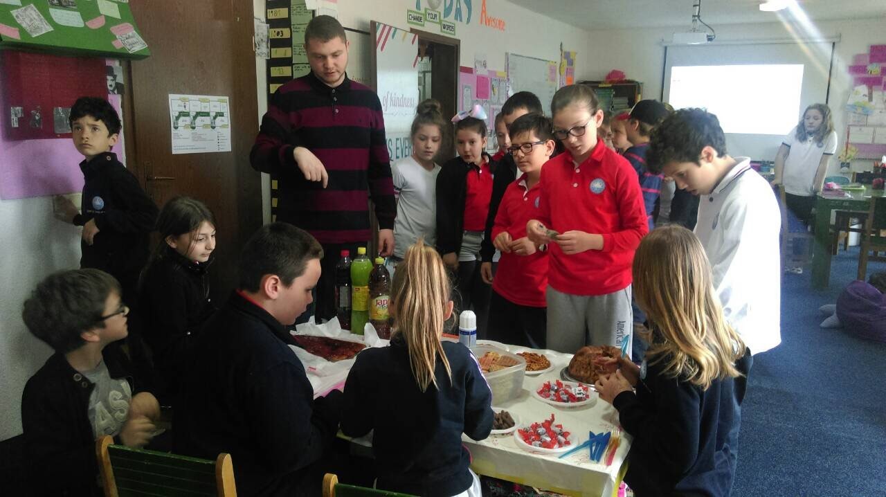 Fëmijët e Down Syndrome Kosova praktikantë në American School of Kosova