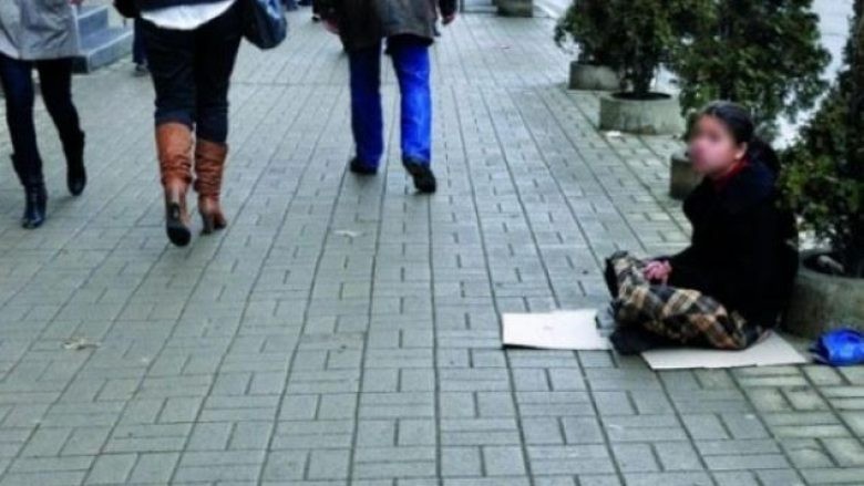 Policia identifikon 29 fëmijë lëmoshë kërkues