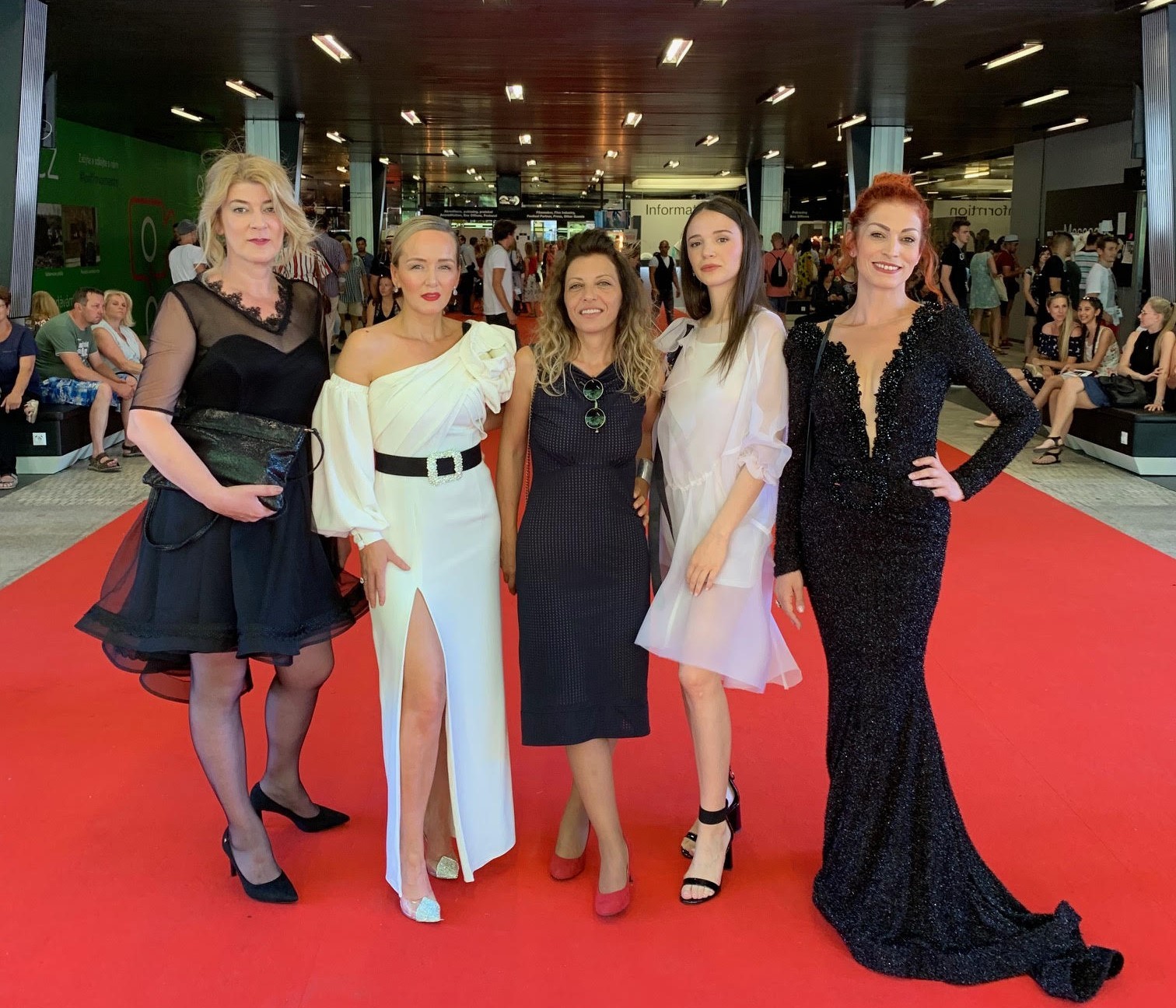 Shfaqet premiera e filmit 'Shpia e Ages' e Lendita Zeqirajt në Karlovy Vary