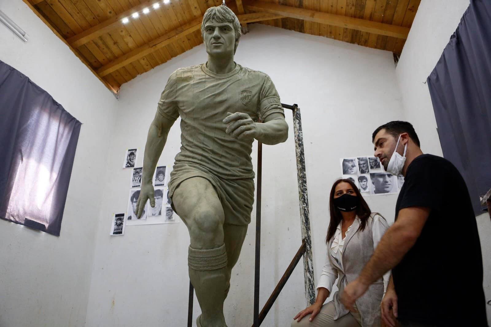  Statuja e Fadil Vokrrit drejt përfundimit