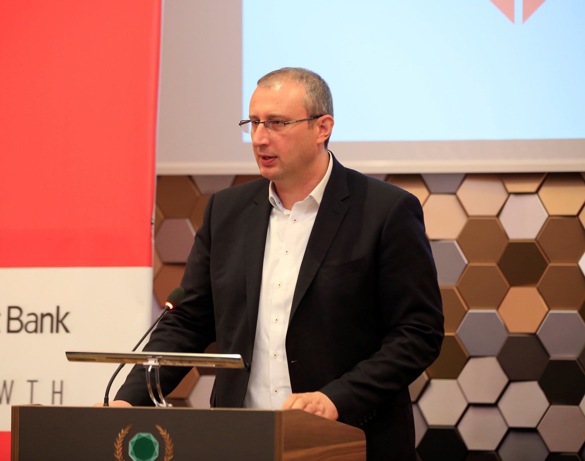Kreditimi në Kosovë në 2018 është zgjeruar me një ritëm prej 11.5 për qind