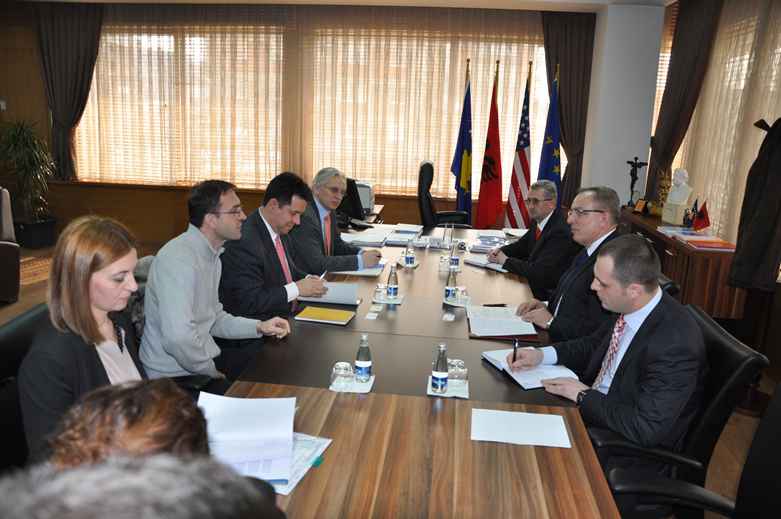 Ministri Buja priti një delegacion të Bankës Botërore