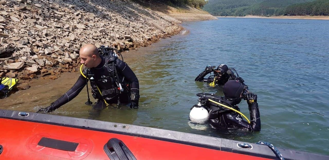 FSK me operacioni kërkimi për personin e zhdukur në Liqenin e Batllavës
