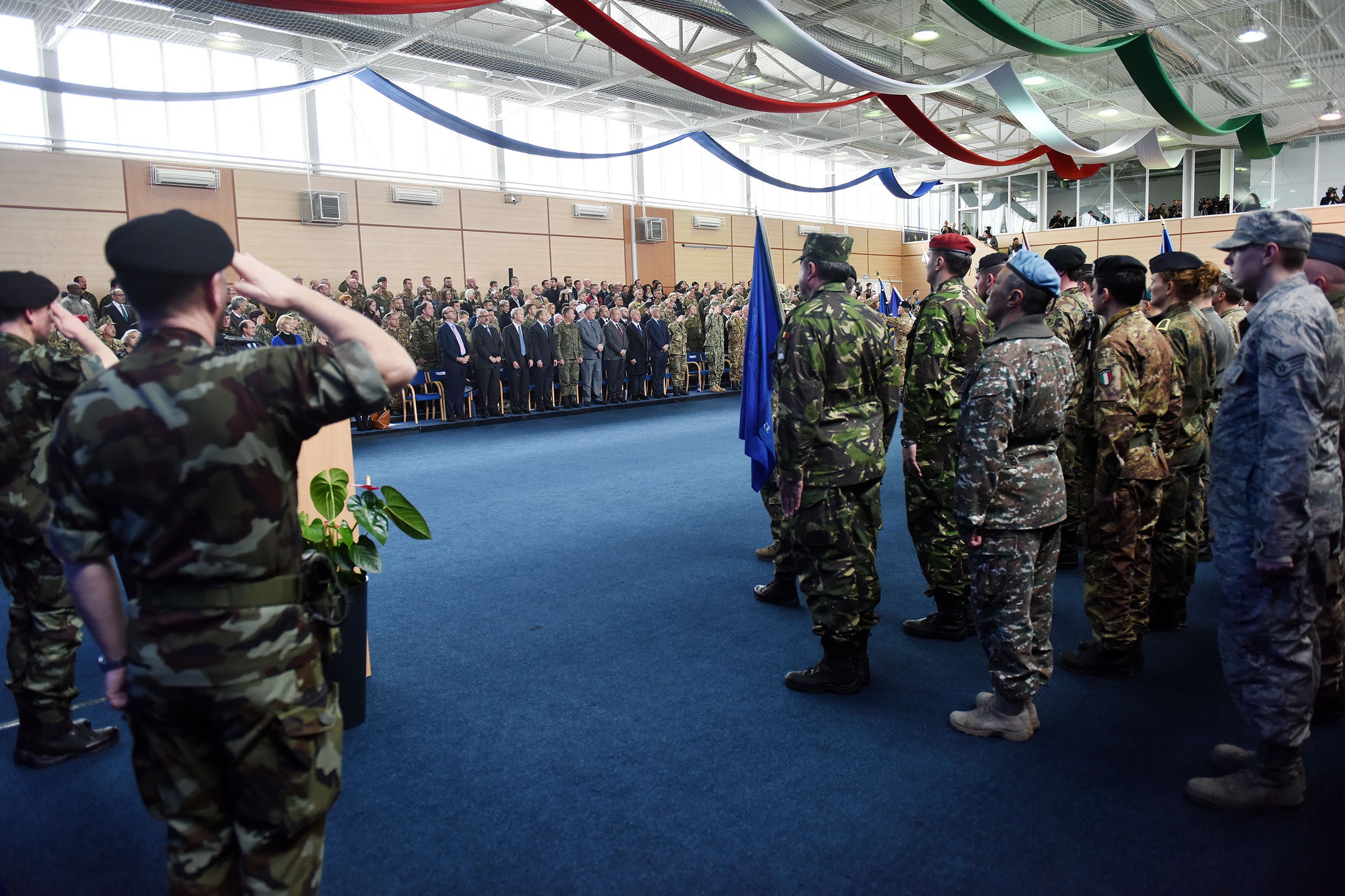 Gjeneral major Salvatore Cuoci nga sot merr komandën e KFOR-it