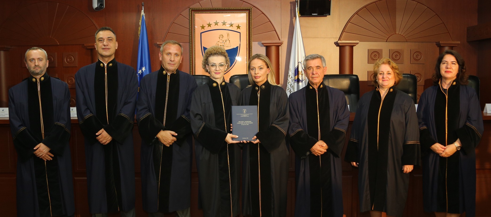 Gresa Caka - Nimani merr detyrën e kryetarës së Gjykatës Kushtetuese