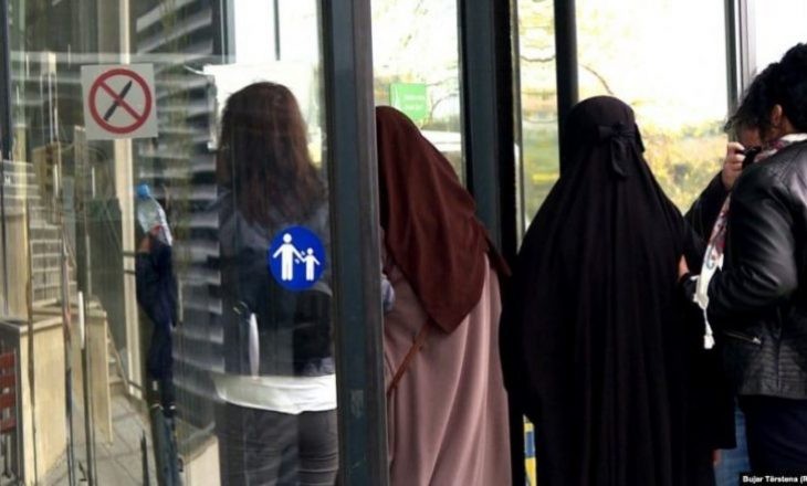 E pandehura I.H akuzohet për shtytje në kryerjen e veprave terroriste