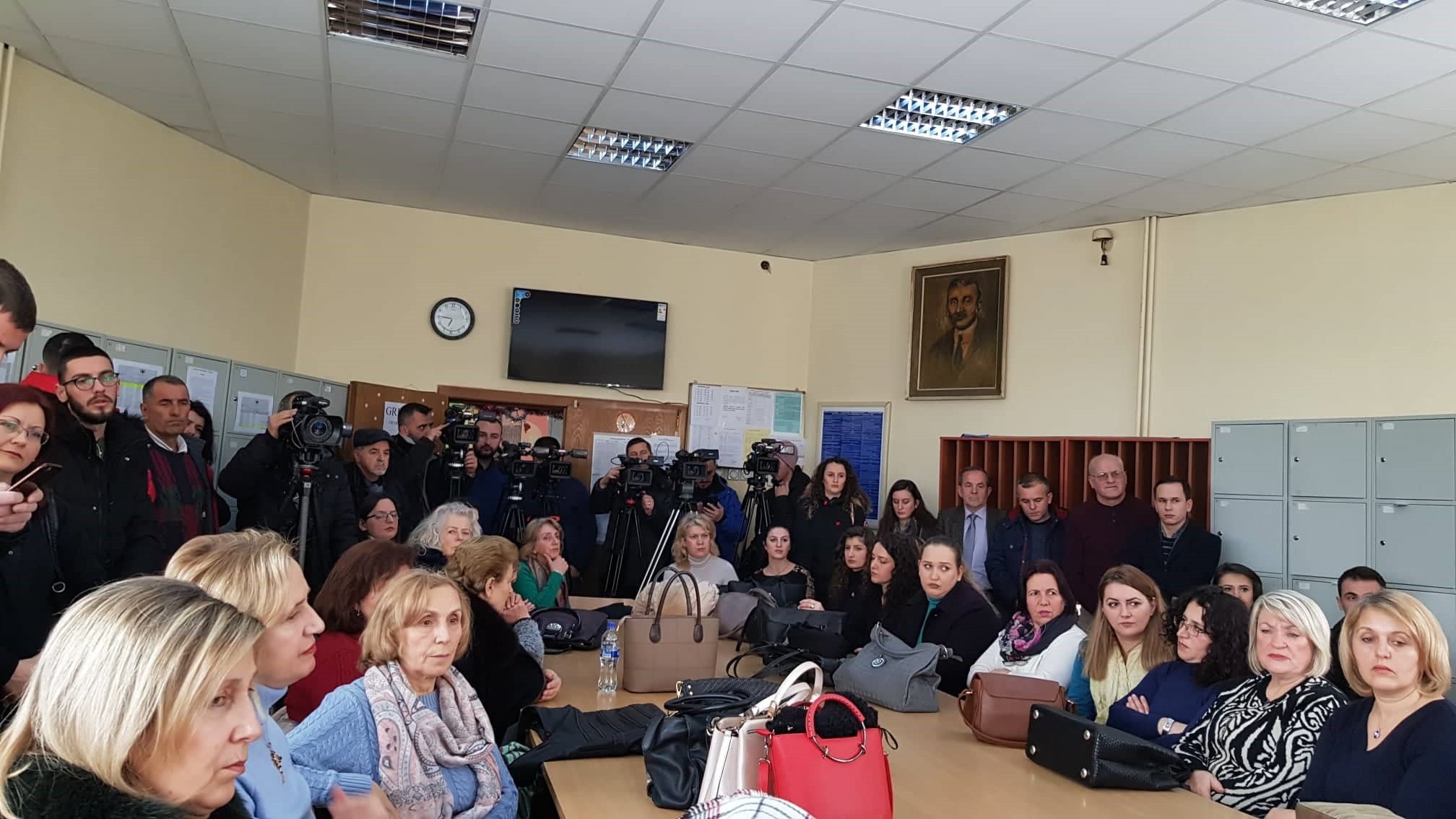 Sot mbahet grevë dyorëshe në sistemin arsimor të Kosovës