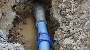 Dëmtohet tubi i ujit me diametër fi 250 mm, në rrugën “Hani i Dilit” në Prishtinë