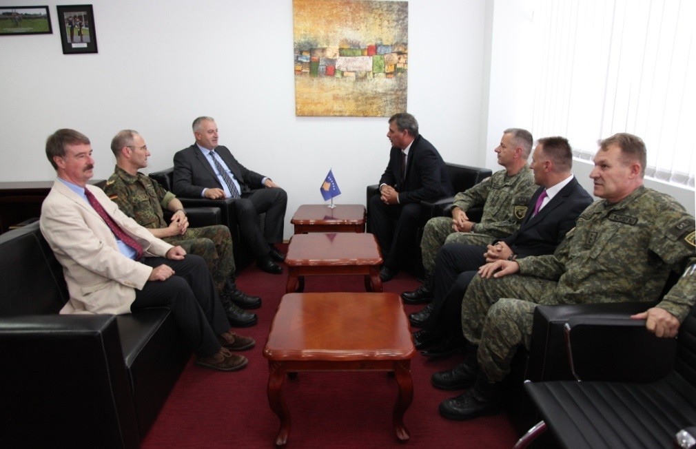 Rrustem Berisha pranon detyrën e ministrit të FSK-së
