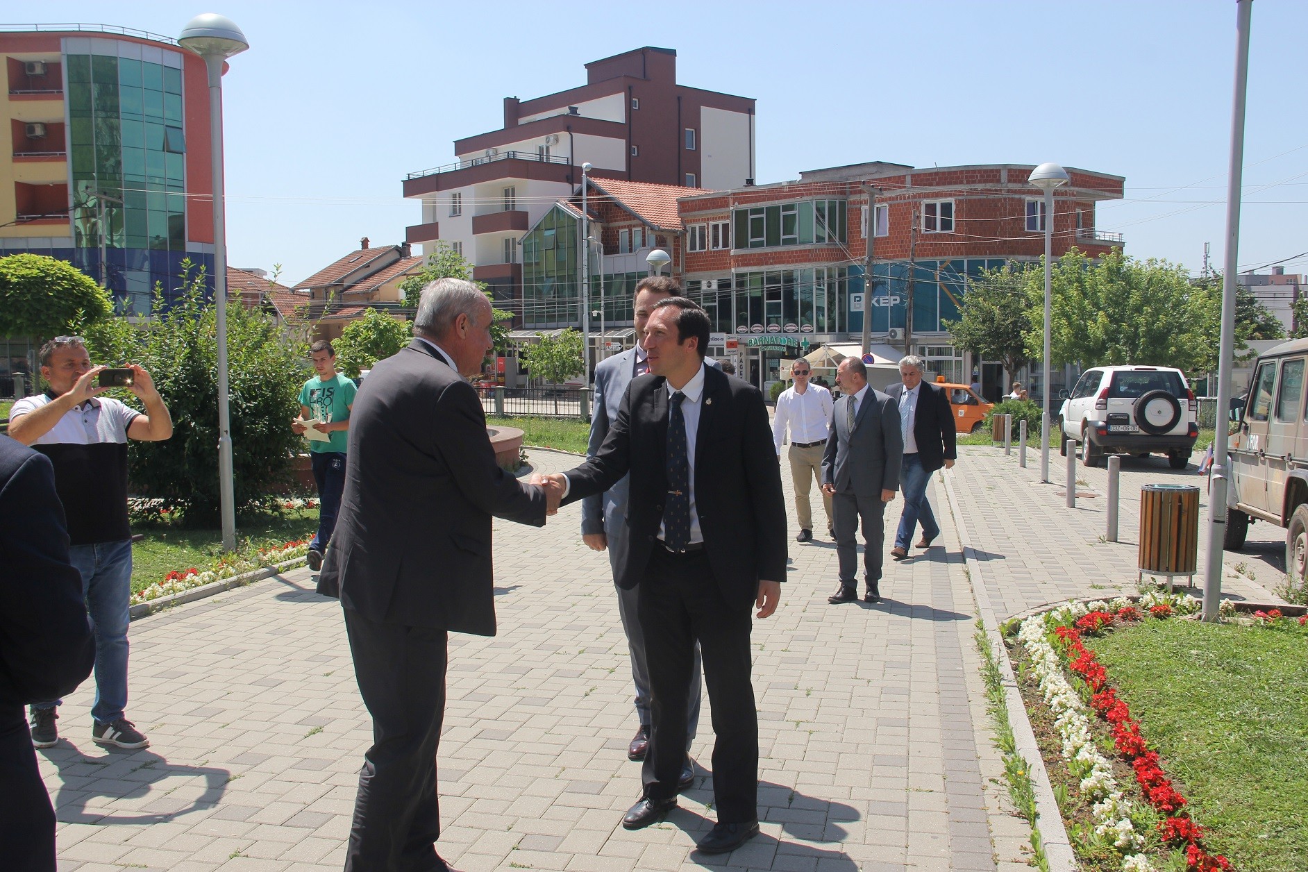 Rugova priti sot në takim ambasadorin Otto F. Von Feigenblatt