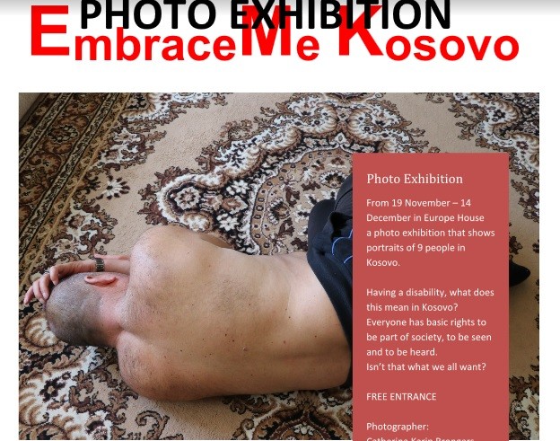 Hapet ekspozita me fotografi “EmbraceMe-Kosovo”
