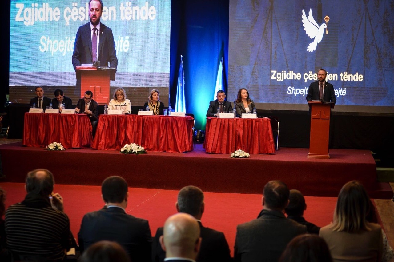 Hapet fushata “Zgjidhe çështjen tënde” për profesionet e lira ligjore