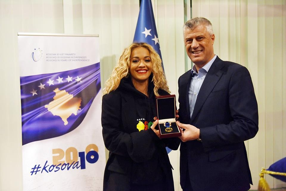 Presidenti Thaçi dekoroi Rita Orën me Medaljen Presidenciale