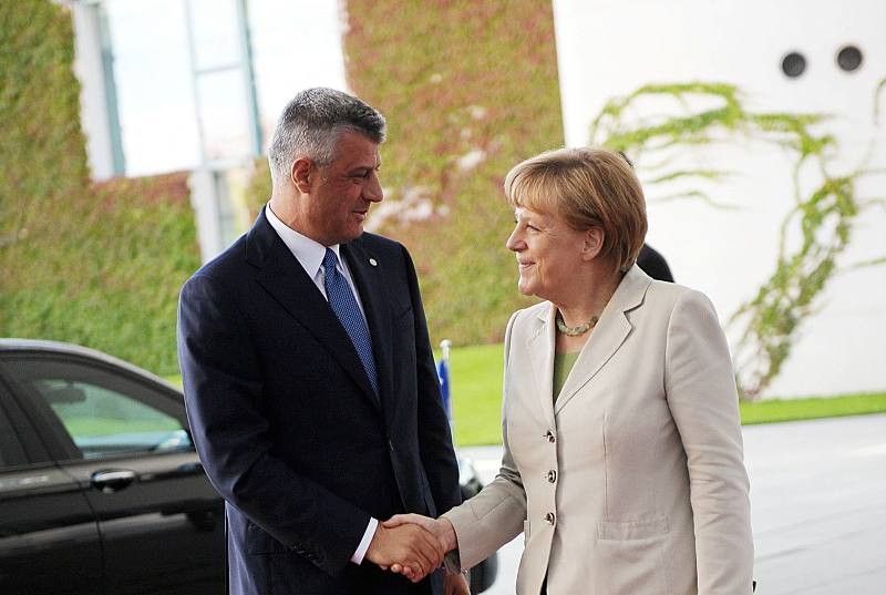 Presidenti Thaçi zhvillon bisedë telefonike me kancelaren Merkel