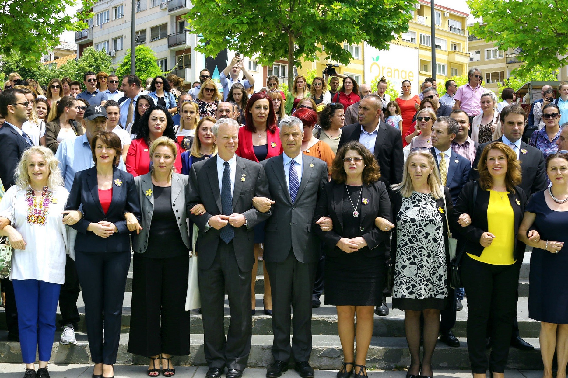 Thaçi kërkon përkrahjen e shoqërisë për të mbijetuarat e dhunës seksuale