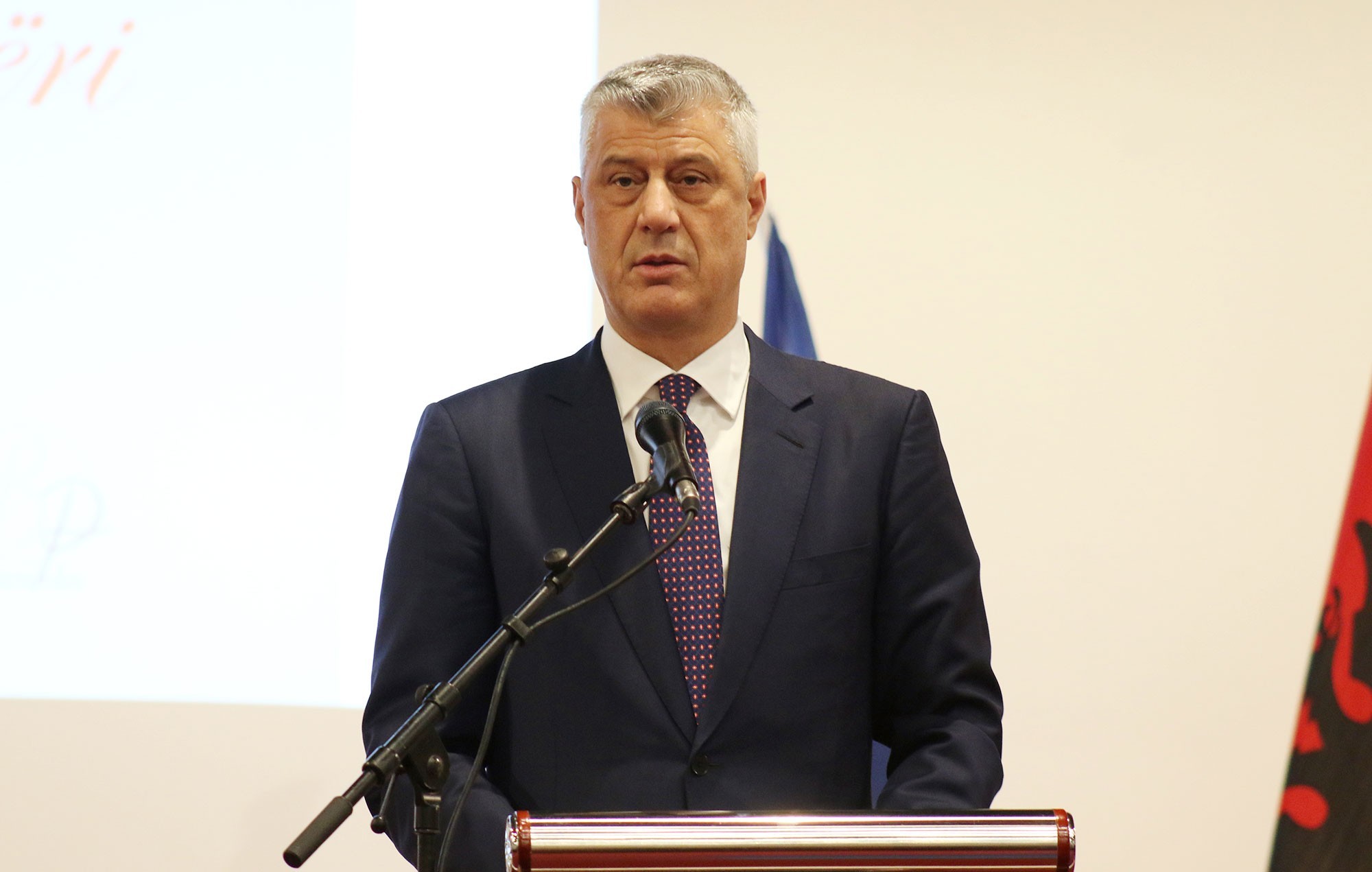 Dorëzohet kallëzimi penal kundër Presidentit Thaçi 