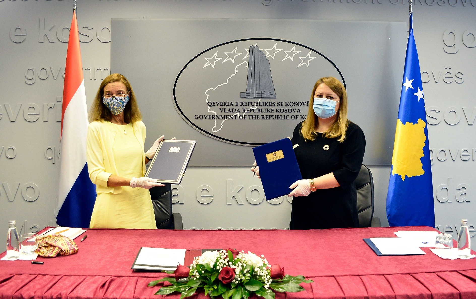 Nënshkruhet marrëveshja për eleminimin e tatimit të dyfishtë mes Kosovës dhe Holandës